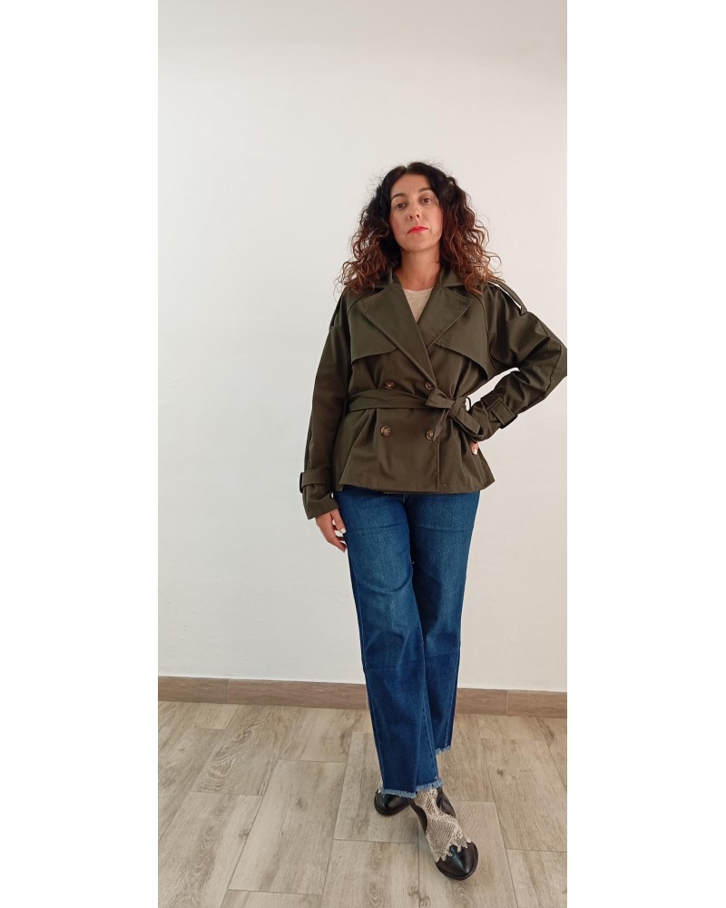 Trench corto